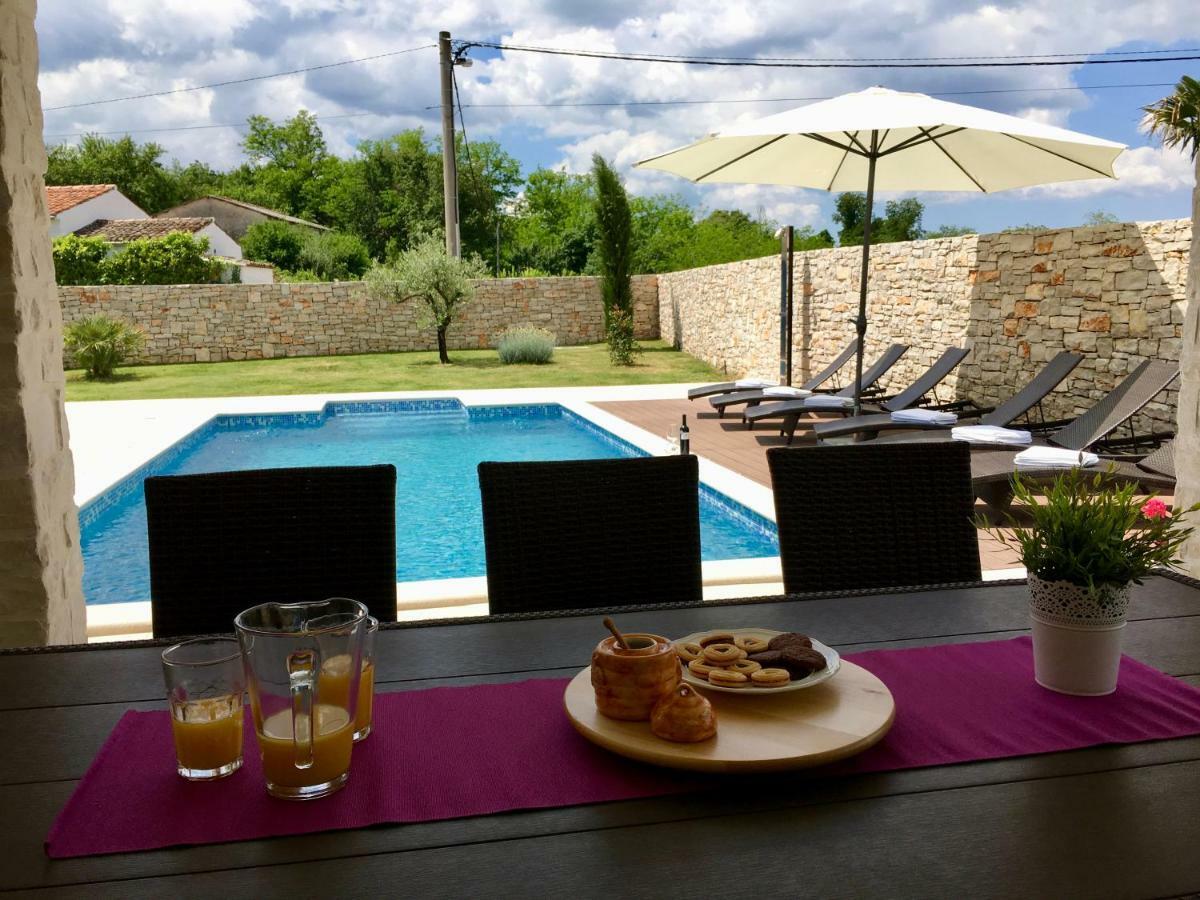 Villa Blanca With A Heated Private Pool Ruzici  Exterior foto