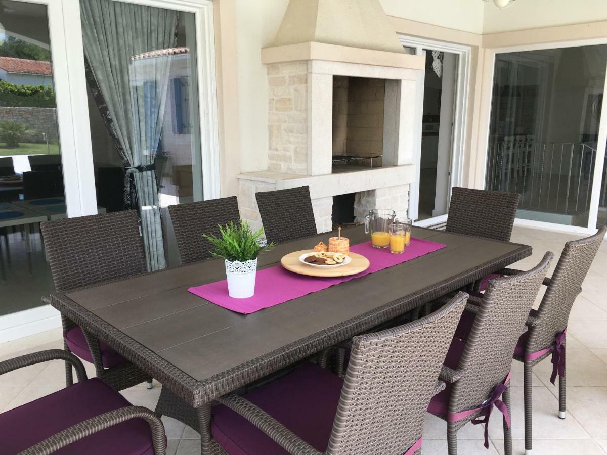 Villa Blanca With A Heated Private Pool Ruzici  Exterior foto