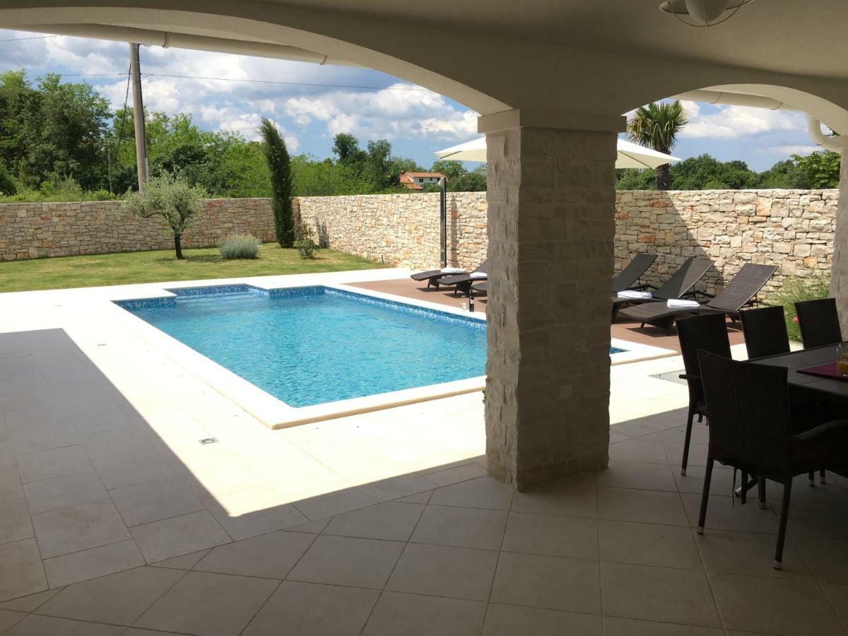 Villa Blanca With A Heated Private Pool Ruzici  Exterior foto